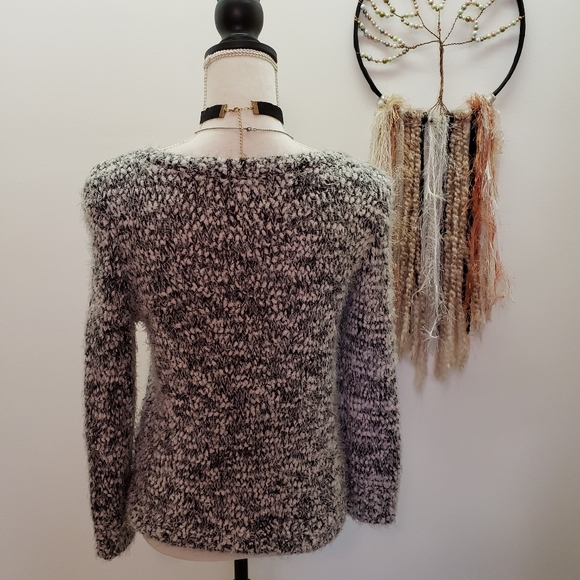 Almost famous eyelash fuzzy sweater - Picture 6 of 14